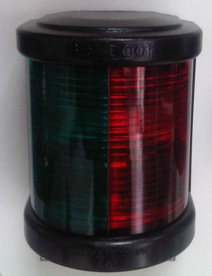 Навигационные огни. Комбинированный. Пластик. Черный/красный/зеленый. Угол - 225°. Мощность лампочки - 10 W